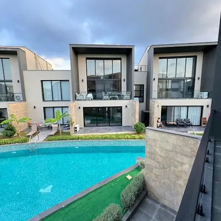 Penthouse With Swimming Pool Apartment *