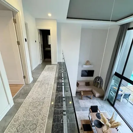 Apartment Penthouse With Swimming Pool *